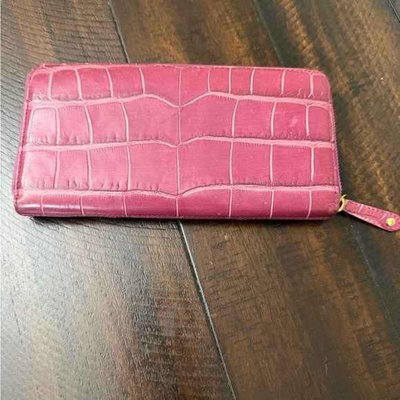COACH ACCORDION ZIP WALLET IN CROC EMBOSSED LEATHER - Picture 7 of 8